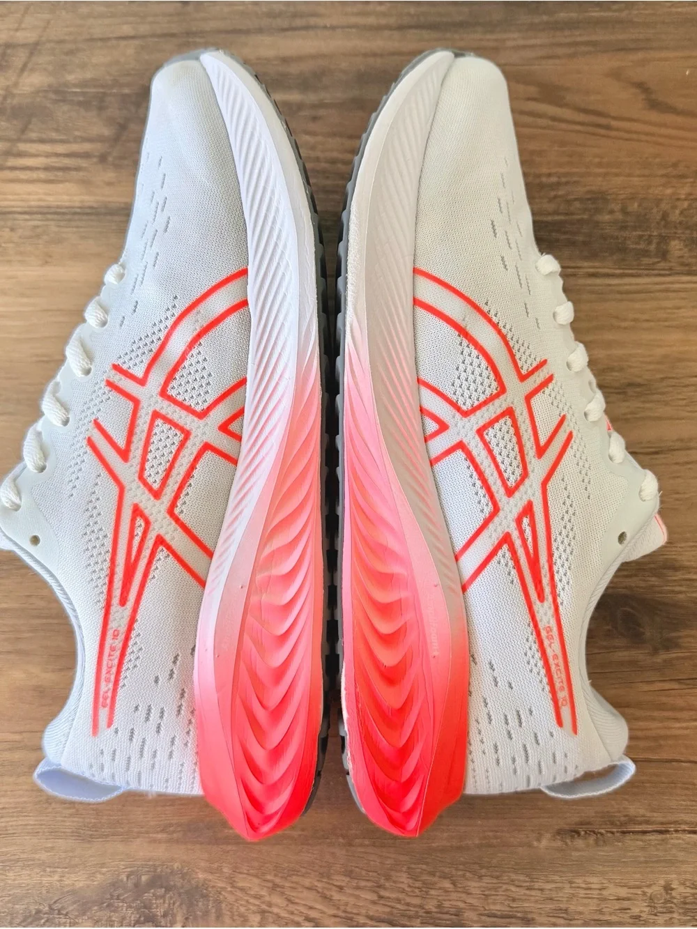 ASICS Gel-Excite 10 Women’s in White/Sunrise Red (Size: 8) EXCELLENT/WORN 2X!!